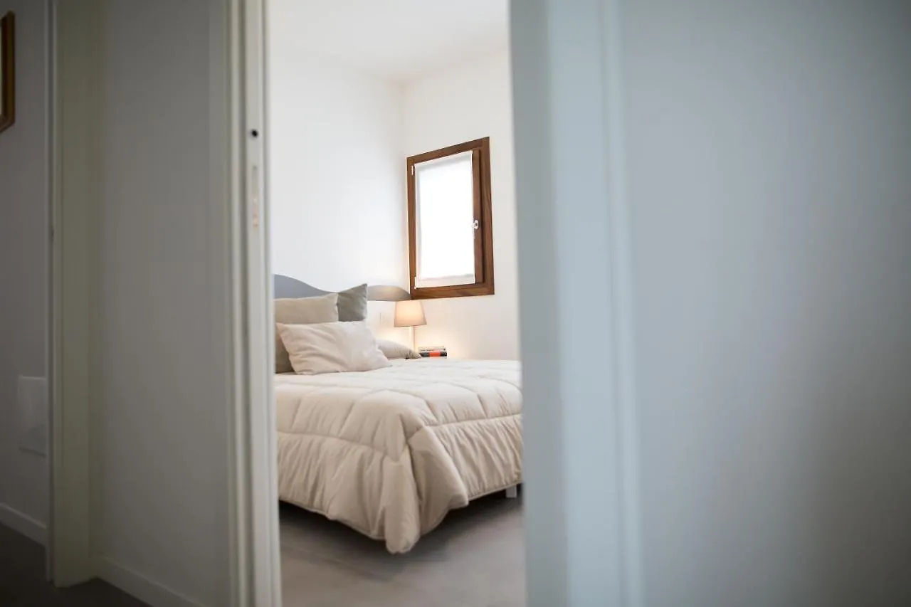 Venezia Fly Apartments Tessera