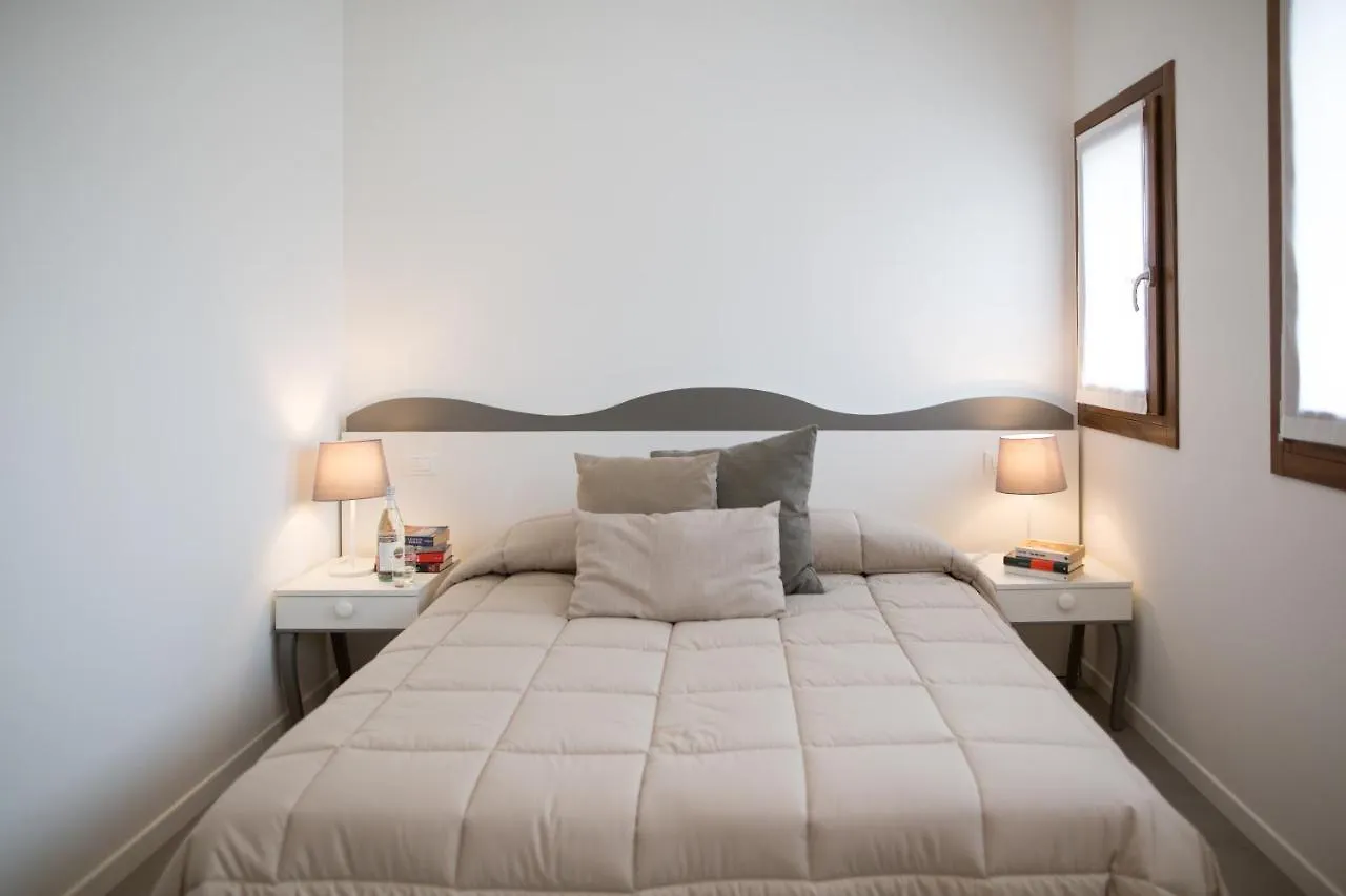 Venezia Fly Apartments Tessera