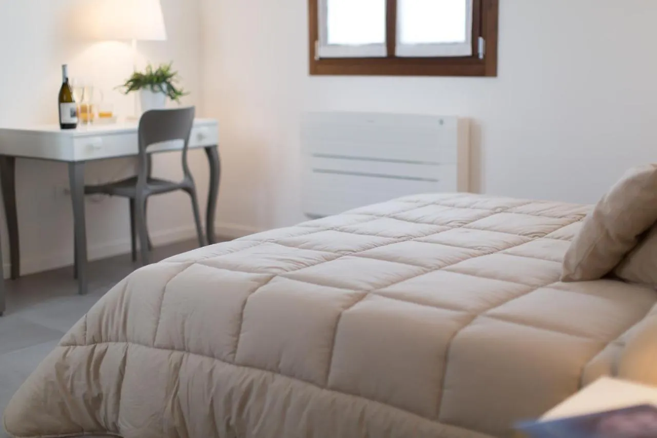 Venezia Fly Apartments Tessera